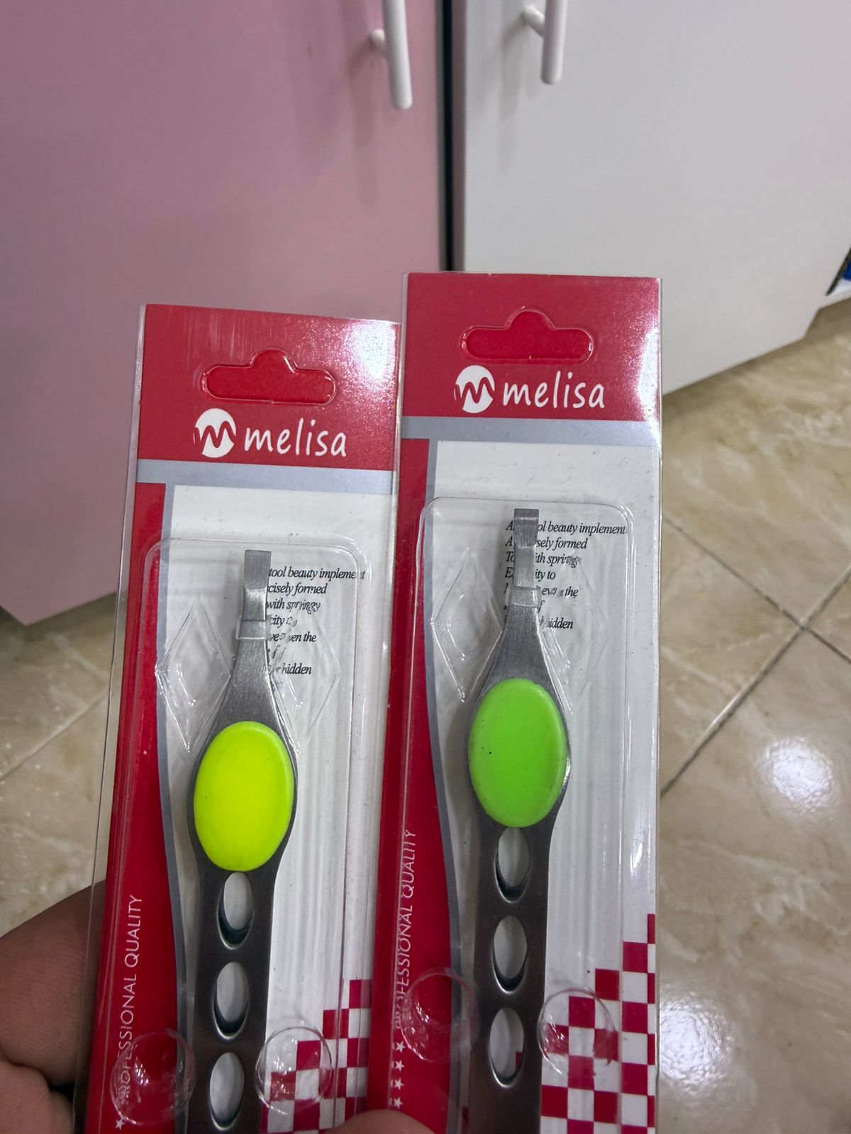 Fingerprint tweezers on a card