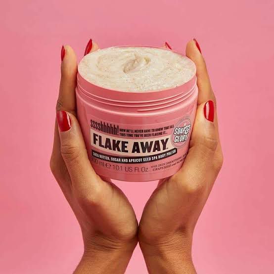 Soap and Glory Body Scrub Flake Away 300g
